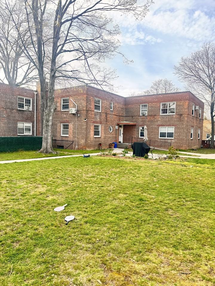 Listing photo 1 of 5