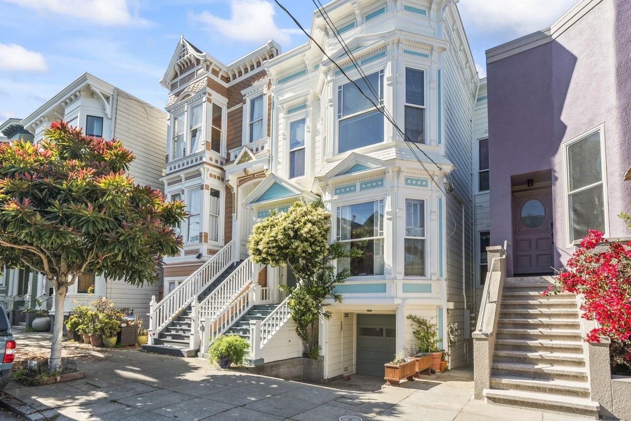 Listing photo 1 of 5