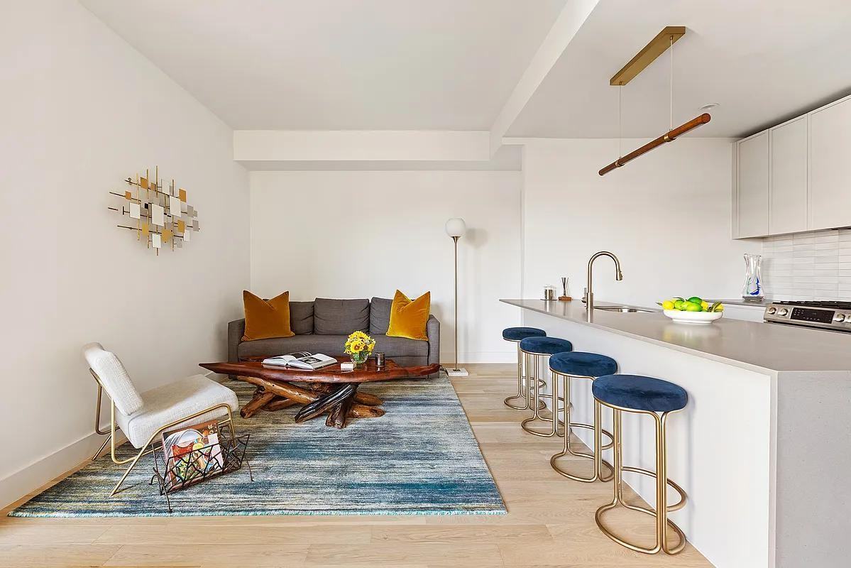 Listing photo 1 of 5