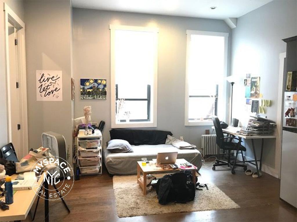 Listing photo 1 of 5