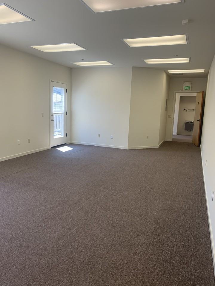 Listing photo 1 of 5