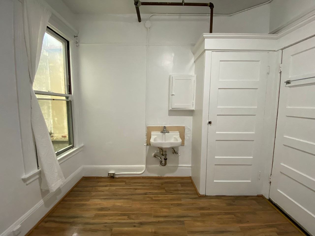 Listing photo 1 of 5