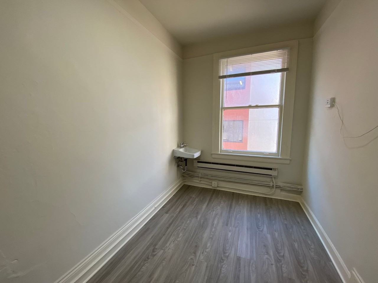 Listing photo 1 of 5
