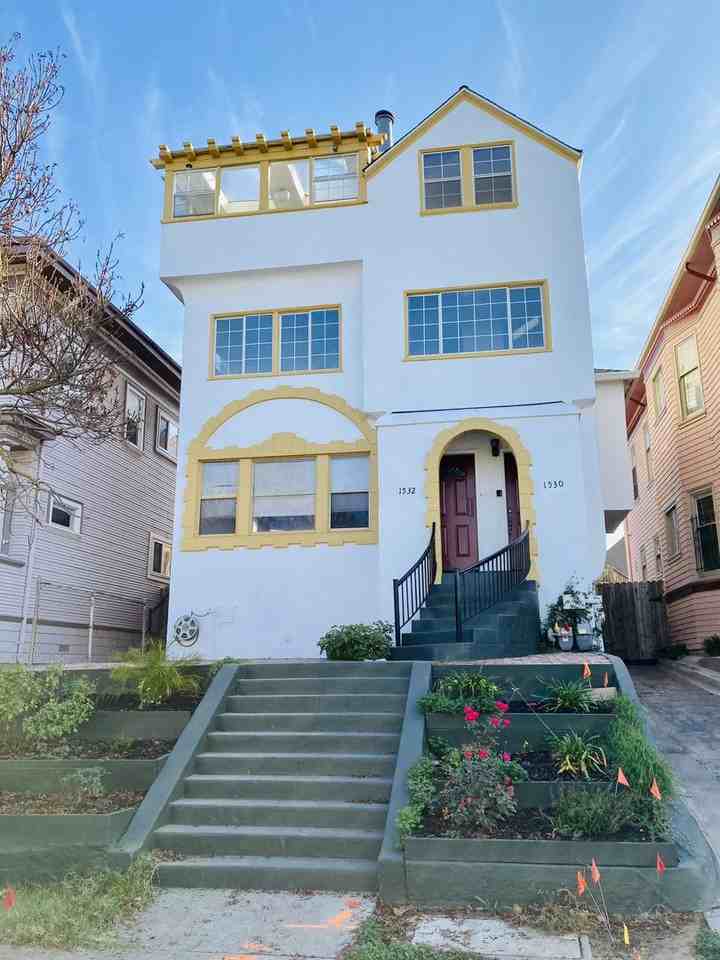 Listing photo 1 of 5