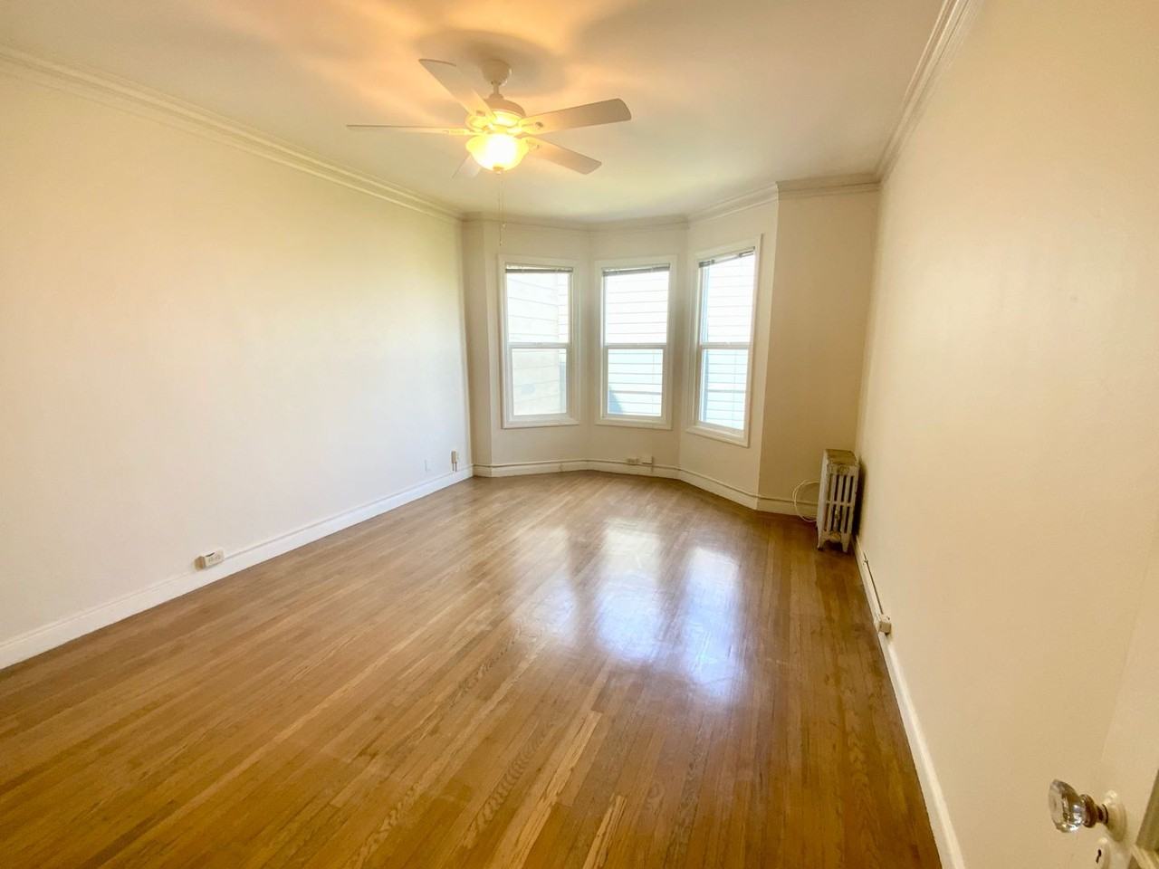 Listing photo 1 of 5