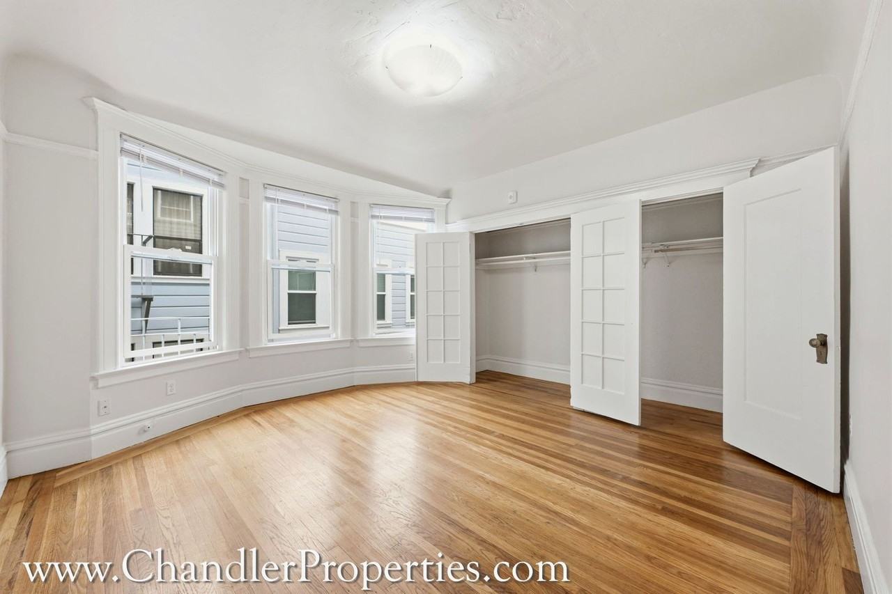 Listing photo 1 of 5