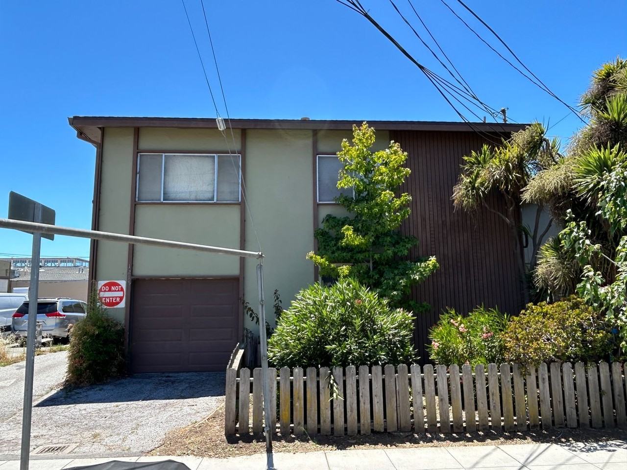 Listing photo 1 of 5