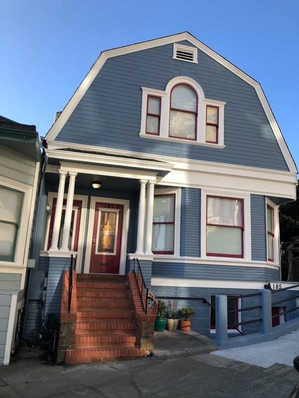 Listing photo 1 of 5