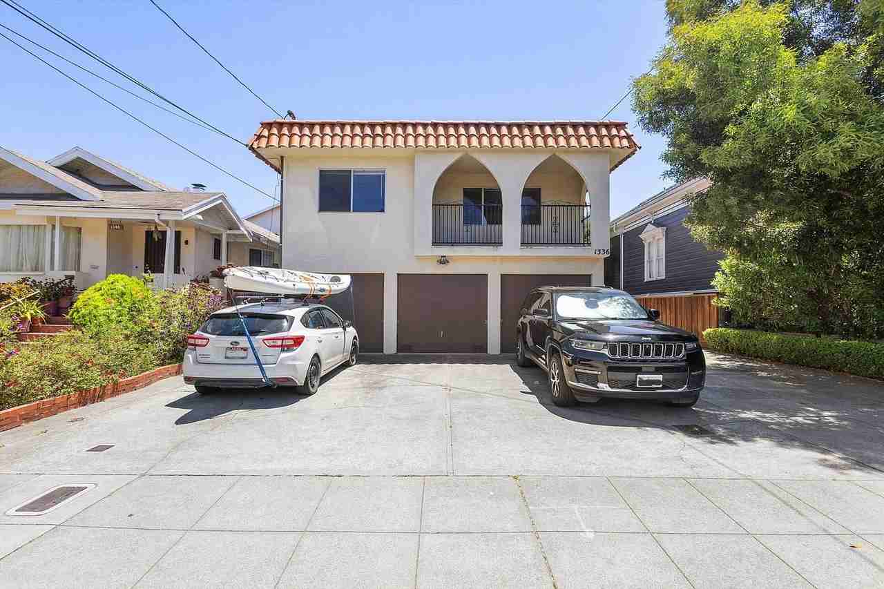Listing photo 1 of 5