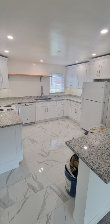 Listing photo 1 of 5