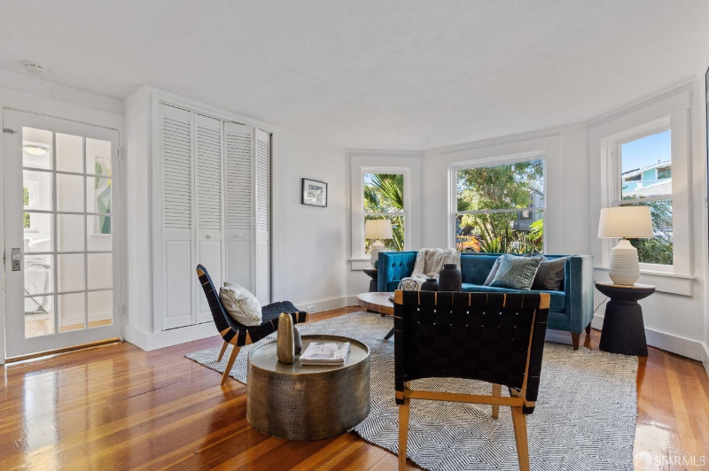Listing photo 1 of 5