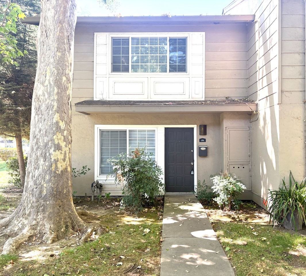 Listing photo 1 of 5