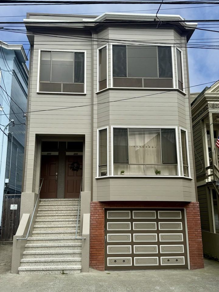 Listing photo 1 of 5