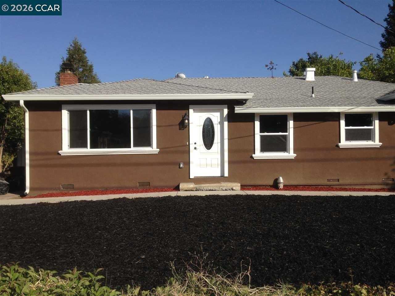 Listing photo 1 of 5