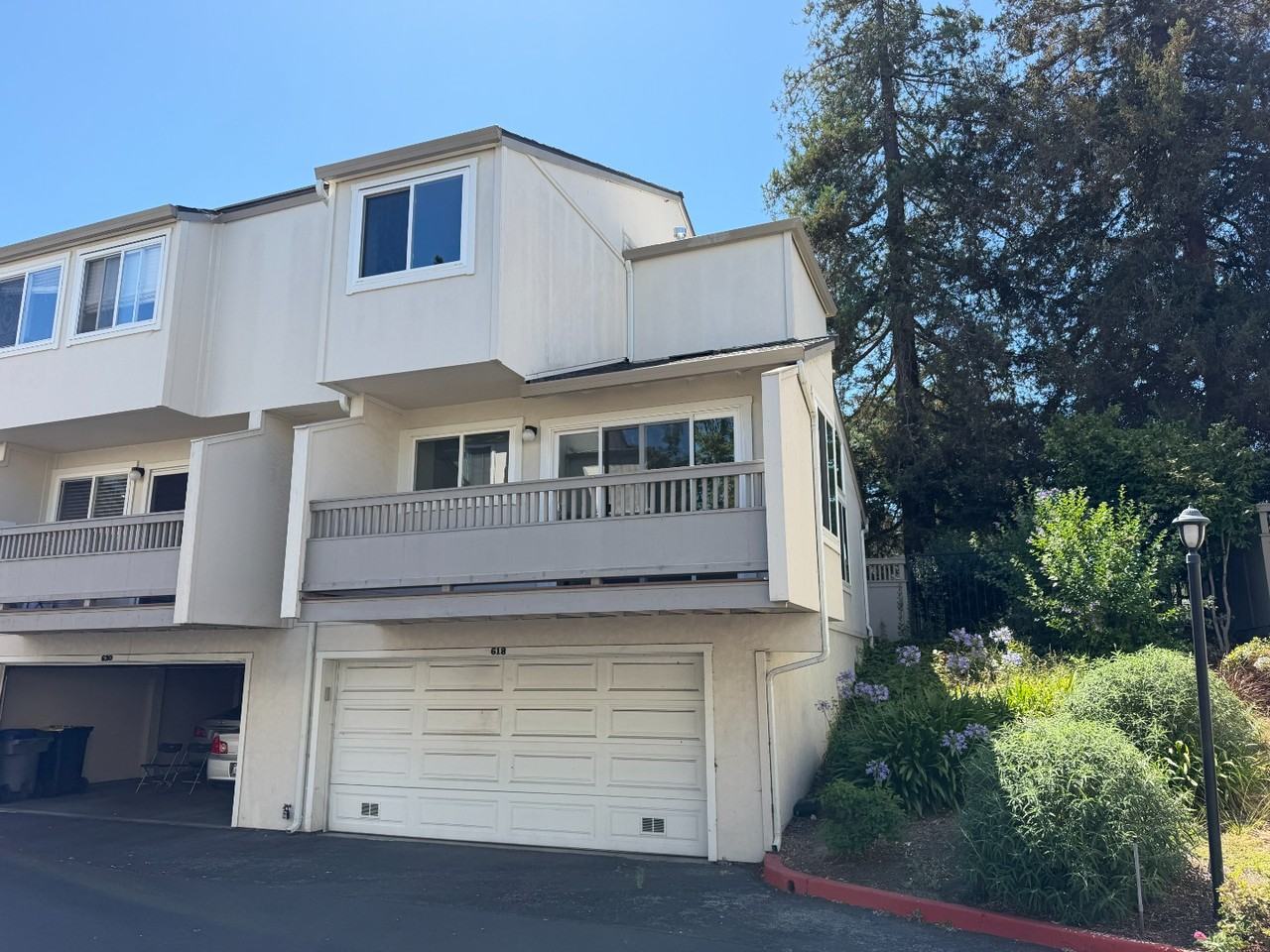 Listing photo 1 of 5
