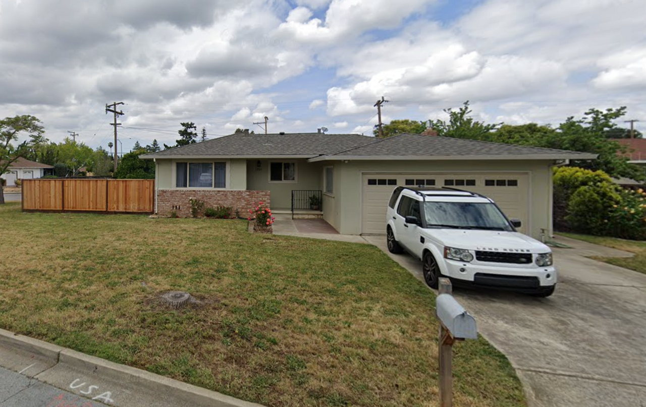 Listing photo 1 of 4