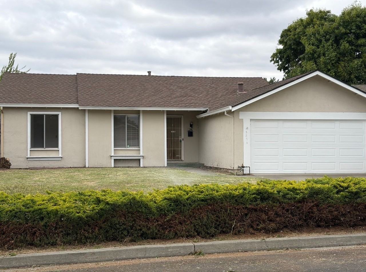 Listing photo 1 of 5