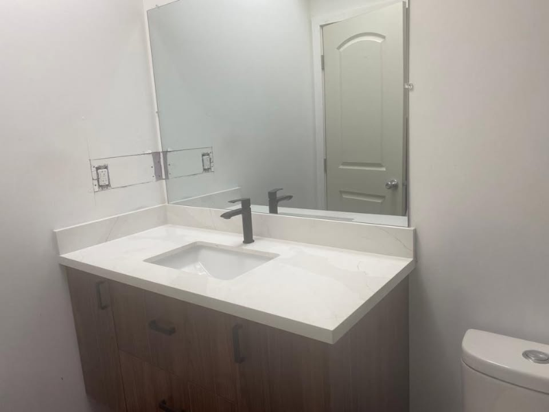 Listing photo 1 of 5
