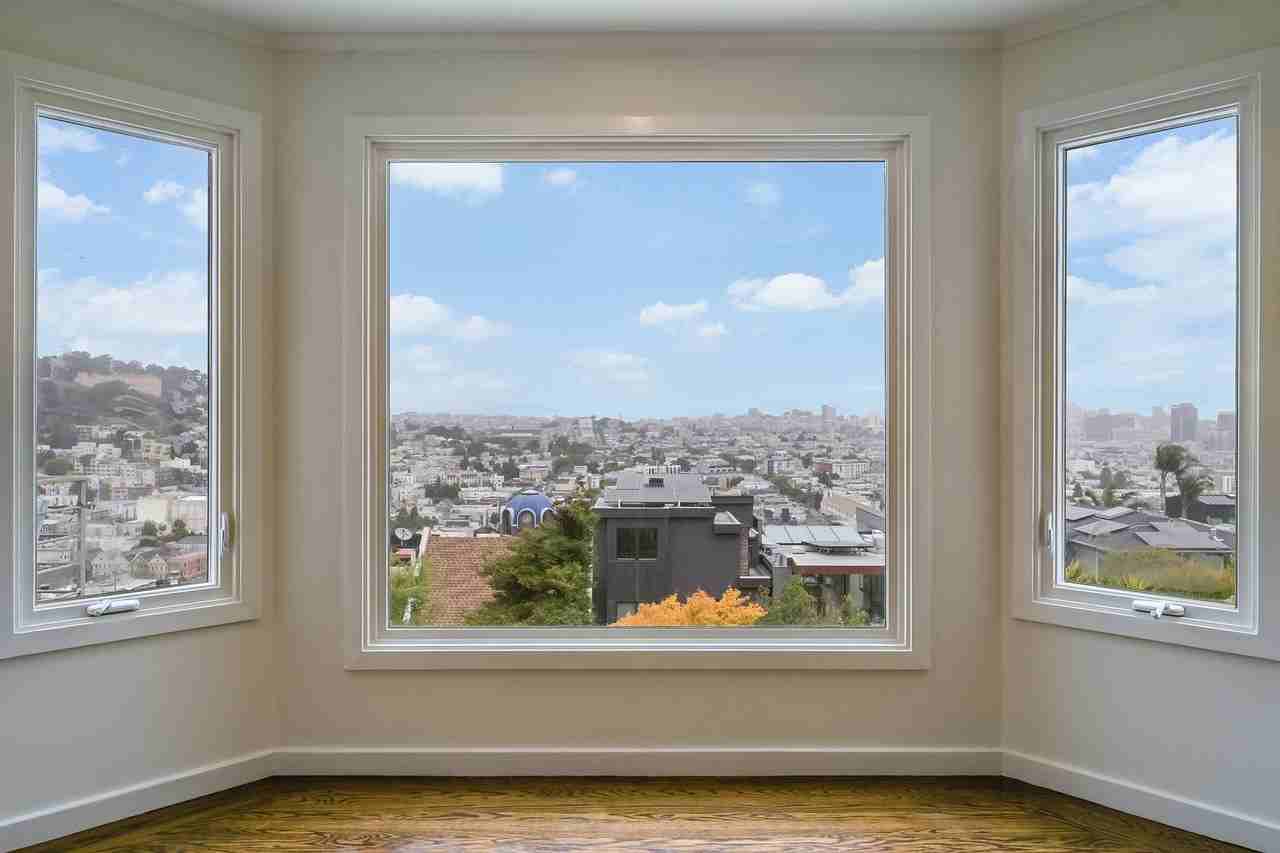 Listing photo 1 of 5