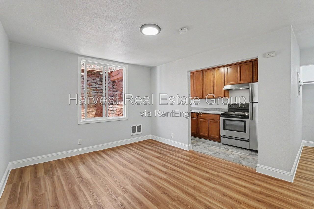 Listing photo 1 of 5