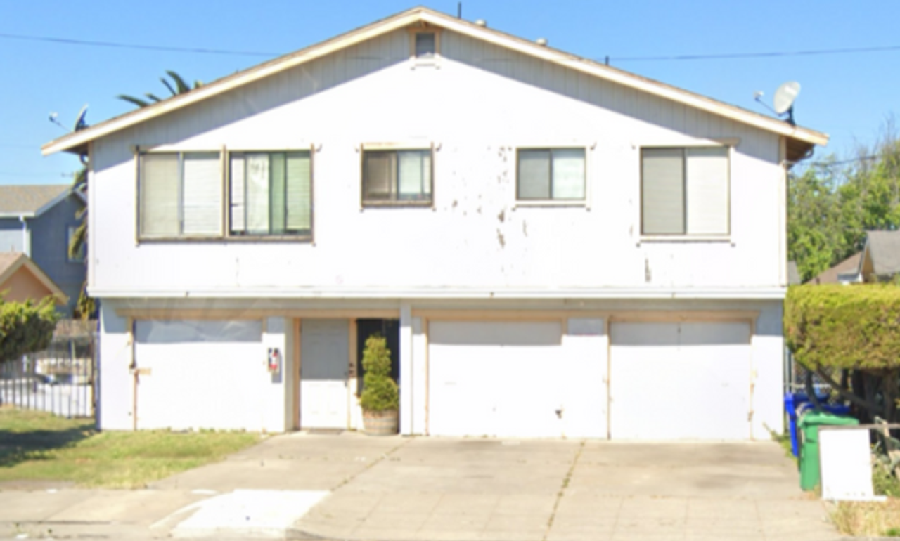 Listing photo 1 of 5