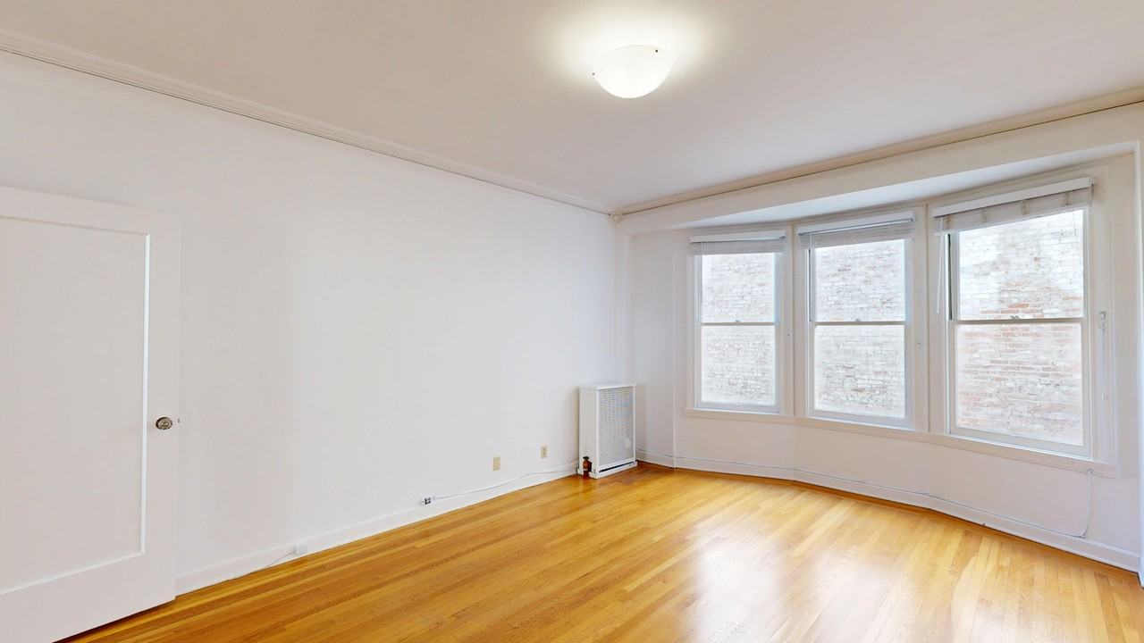 Listing photo 1 of 5