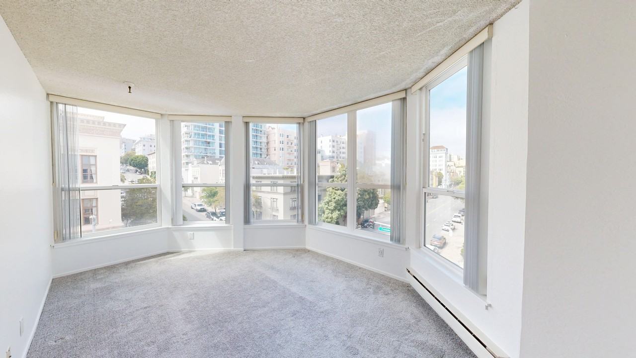 Listing photo 1 of 5