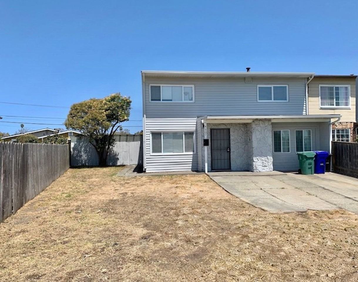 Listing photo 1 of 5