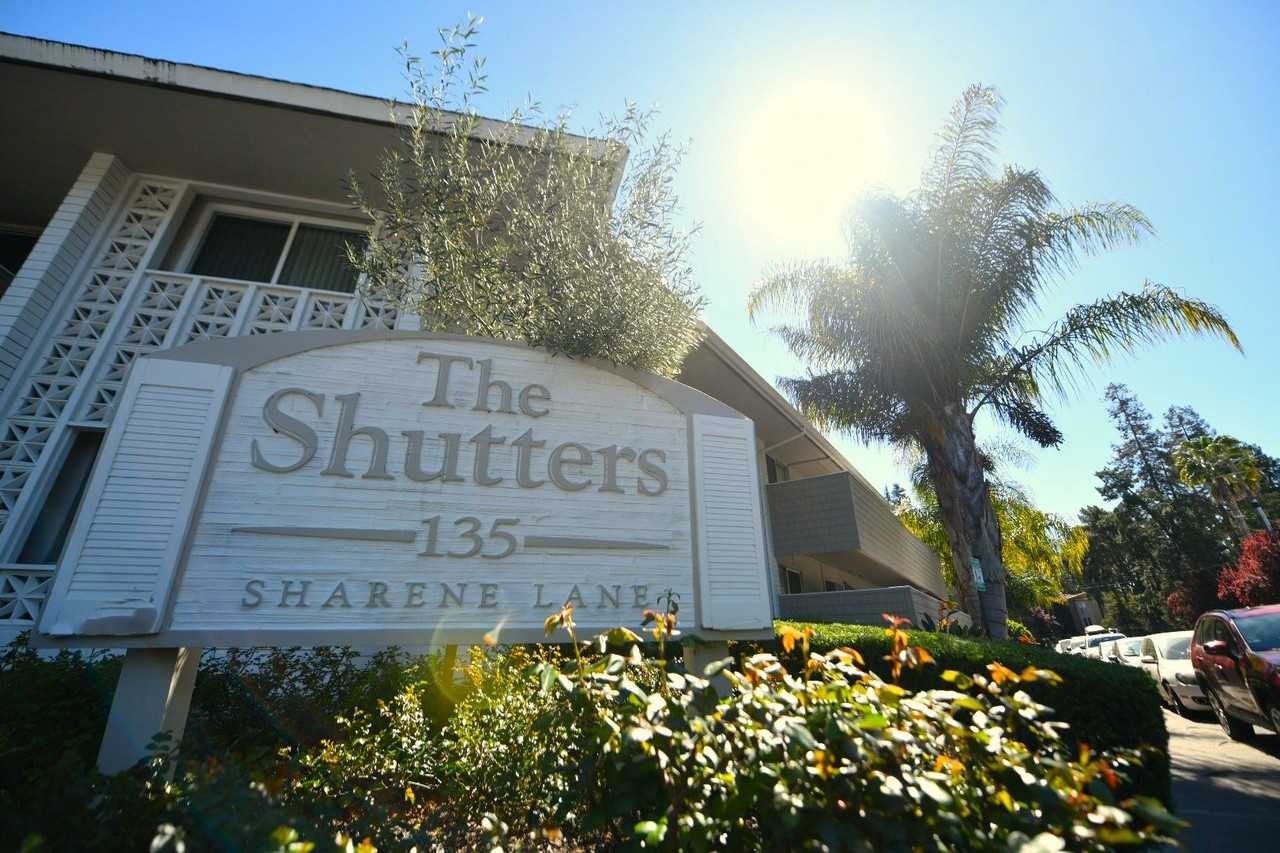 Listing photo 1 of 5