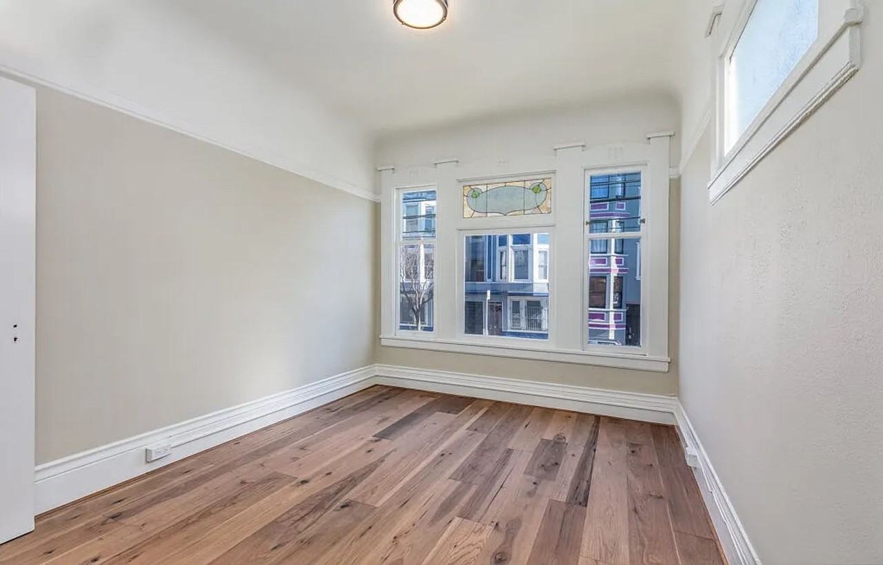 Listing photo 1 of 5