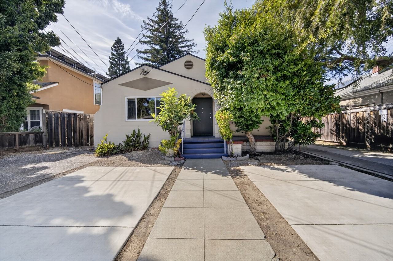 Listing photo 1 of 5