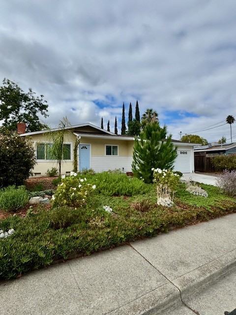 Listing photo 1 of 5