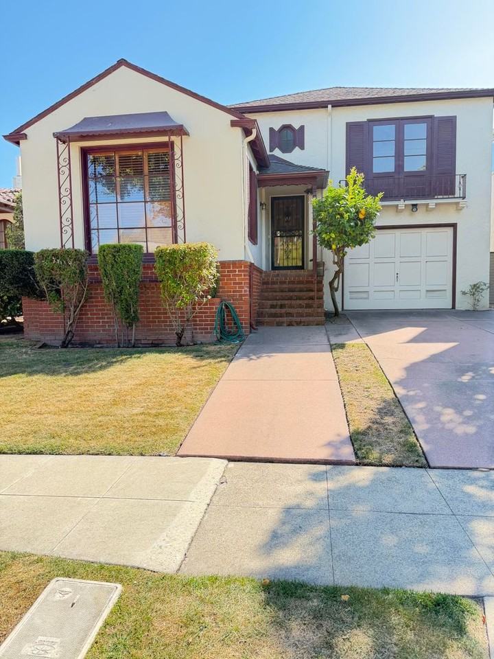 Listing photo 1 of 5