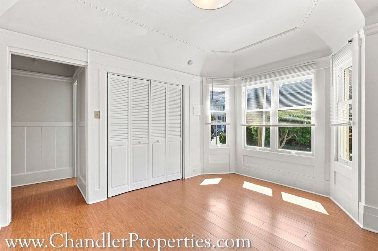 Listing photo 1 of 5