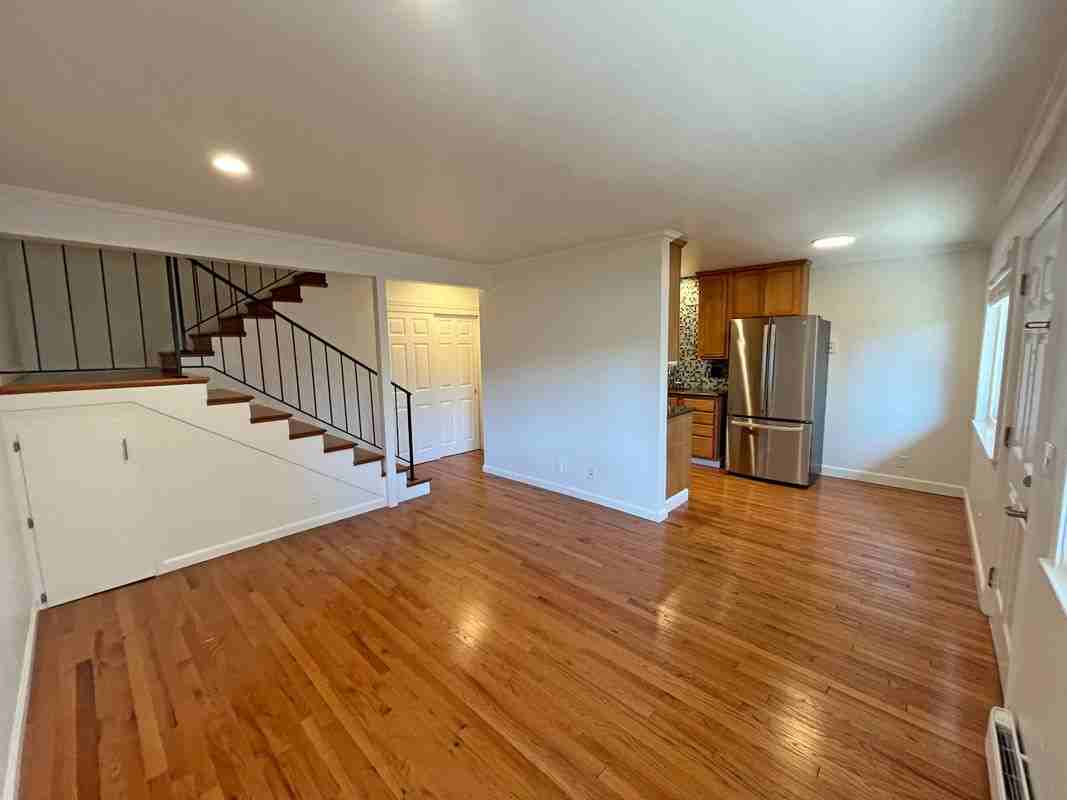 Listing photo 1 of 5
