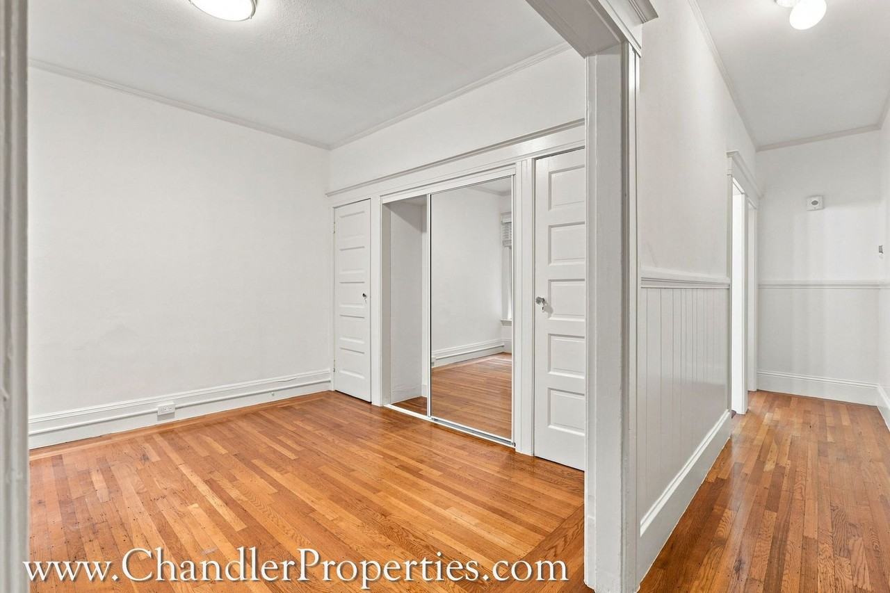Listing photo 1 of 5