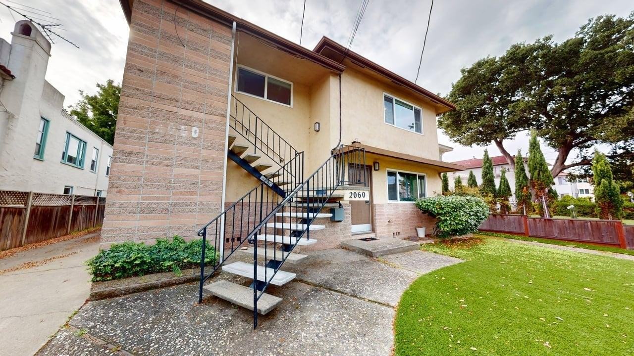 Listing photo 1 of 5