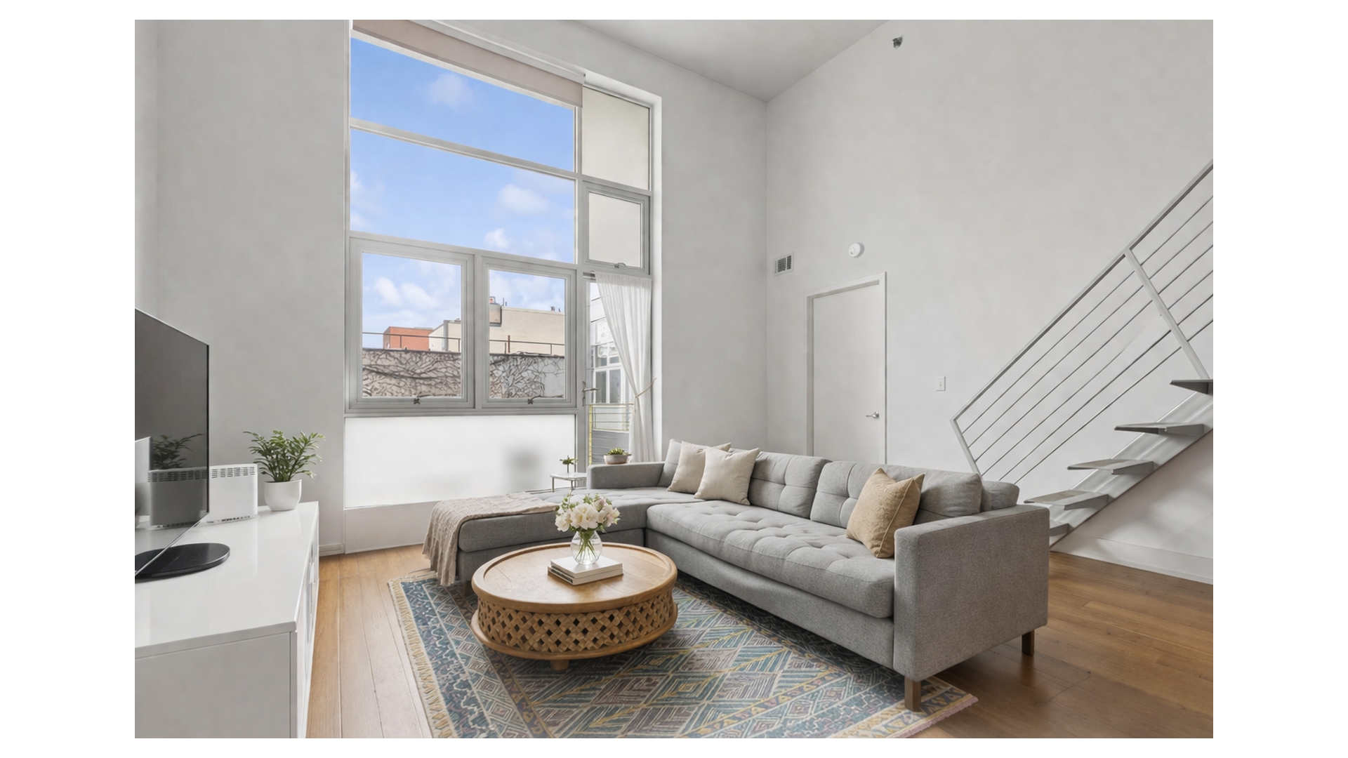 Listing photo 1 of 5