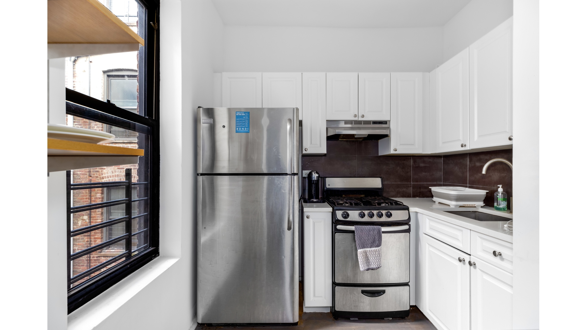 Listing photo 1 of 5