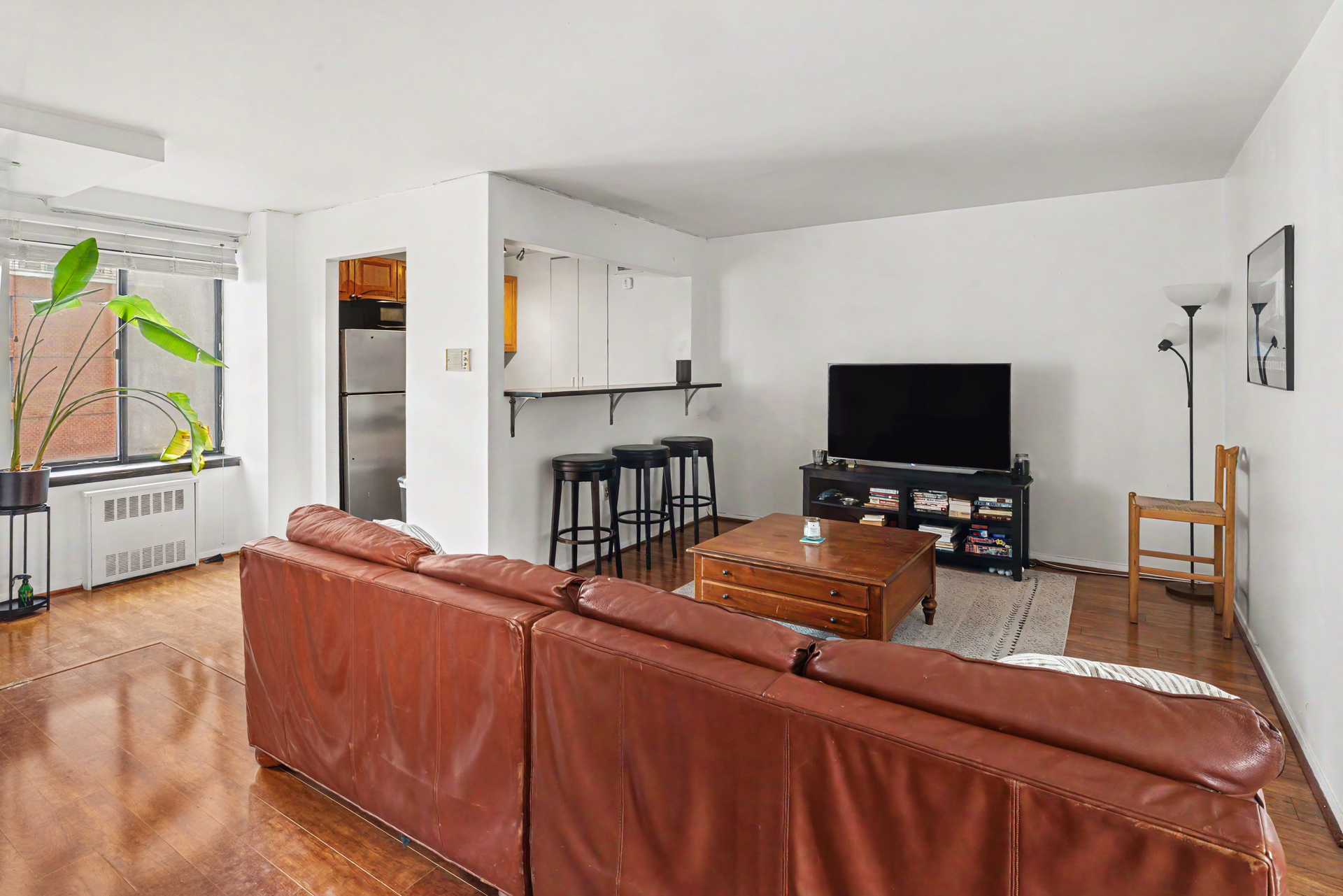 Listing photo 1 of 5