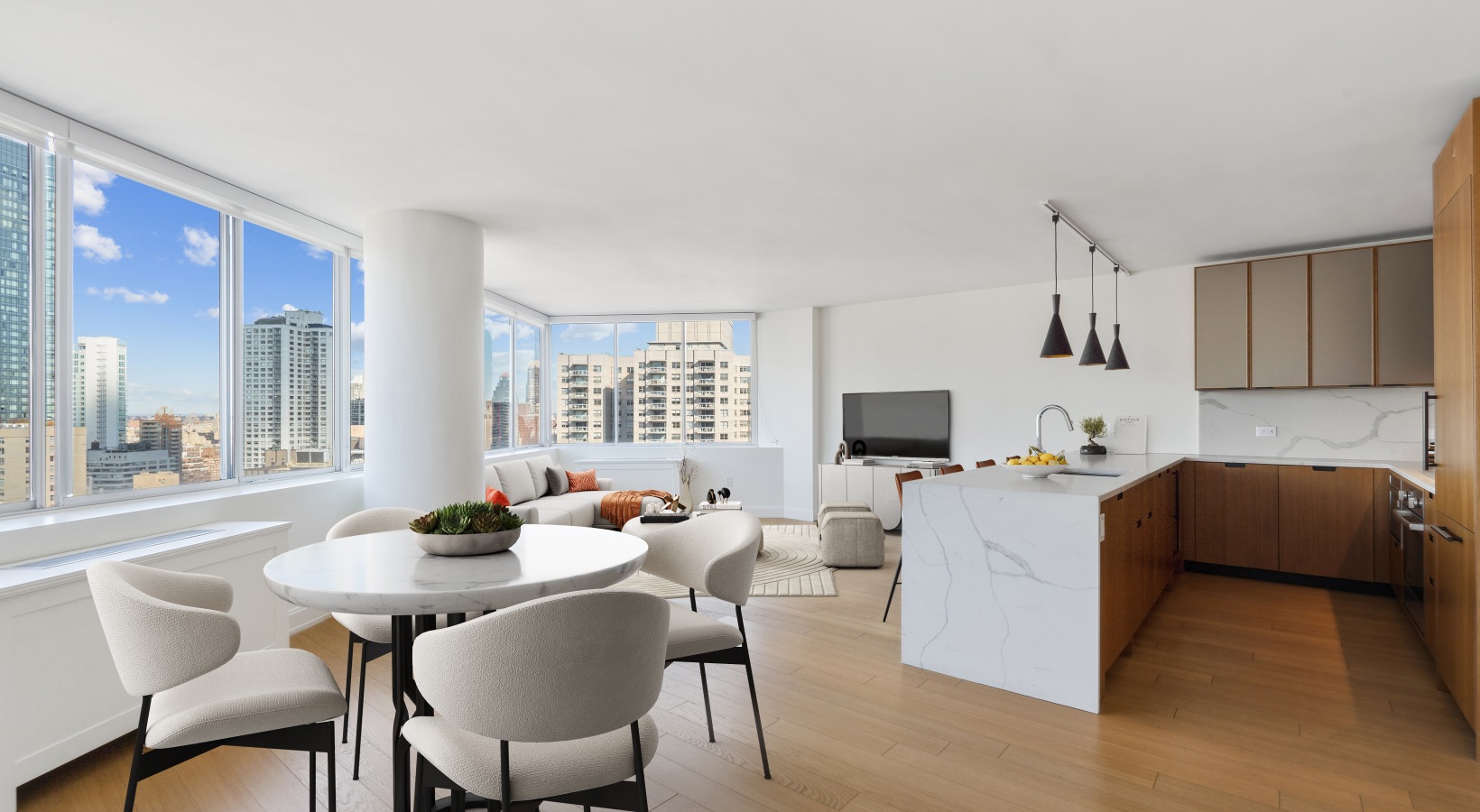 Listing photo 1 of 8