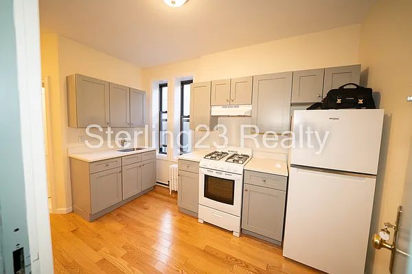 Listing photo