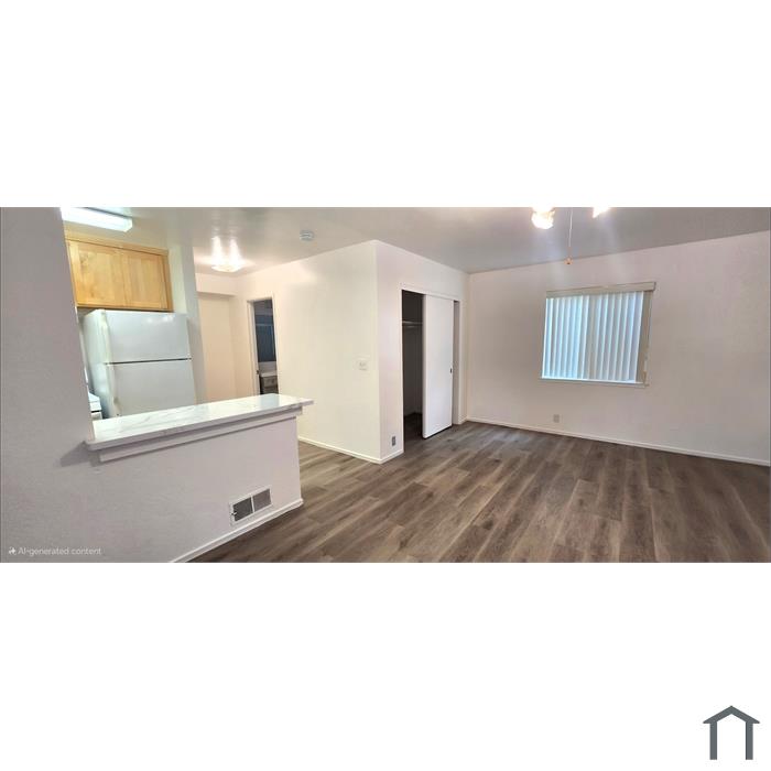 Listing photo 1 of 4