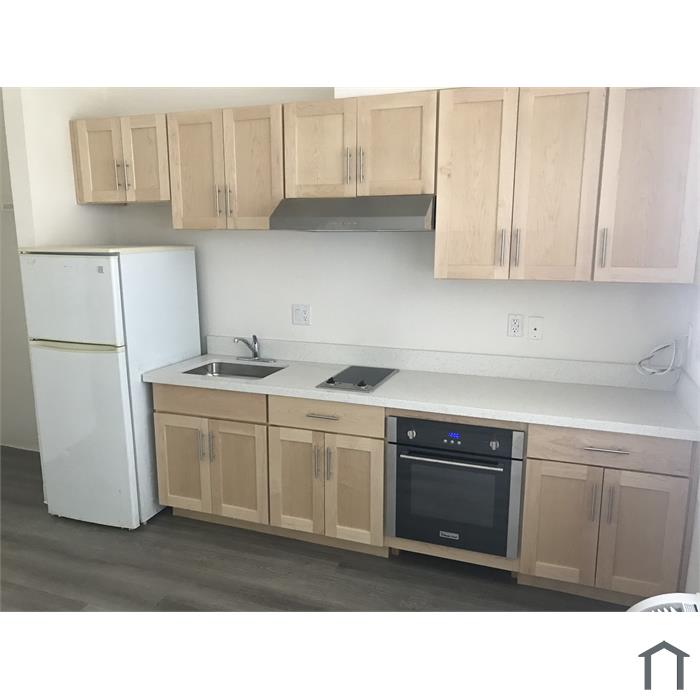 Listing photo 1 of 5