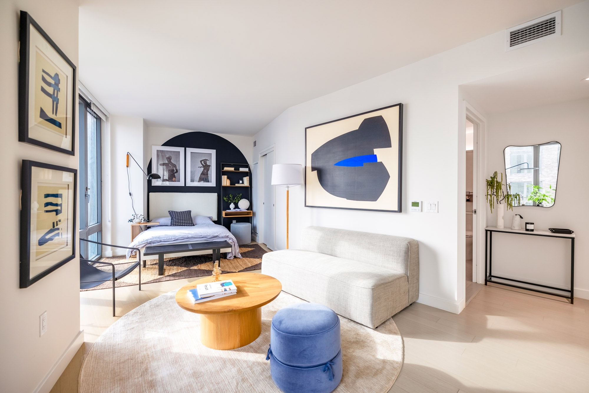 Listing photo 1 of 8