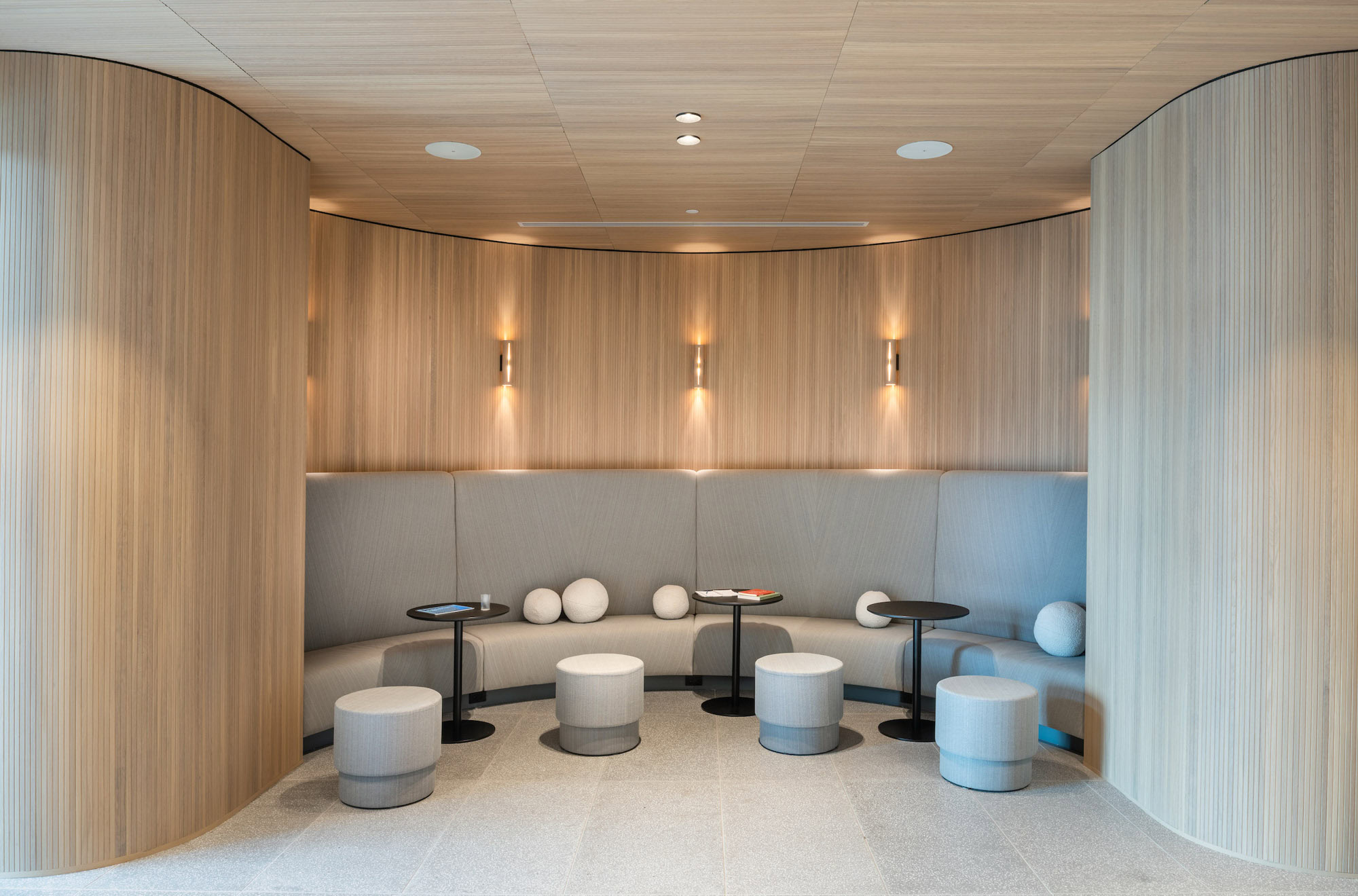 Listing photo 1 of 8