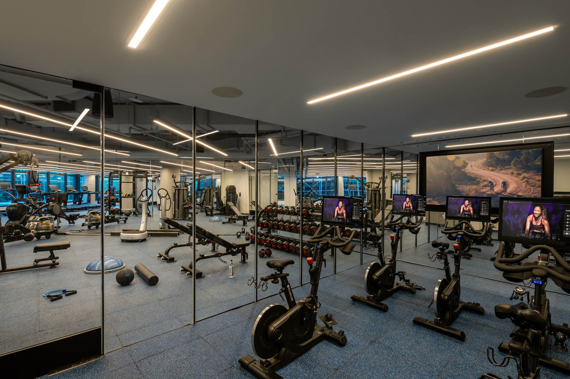 Listing photo 1 of 8