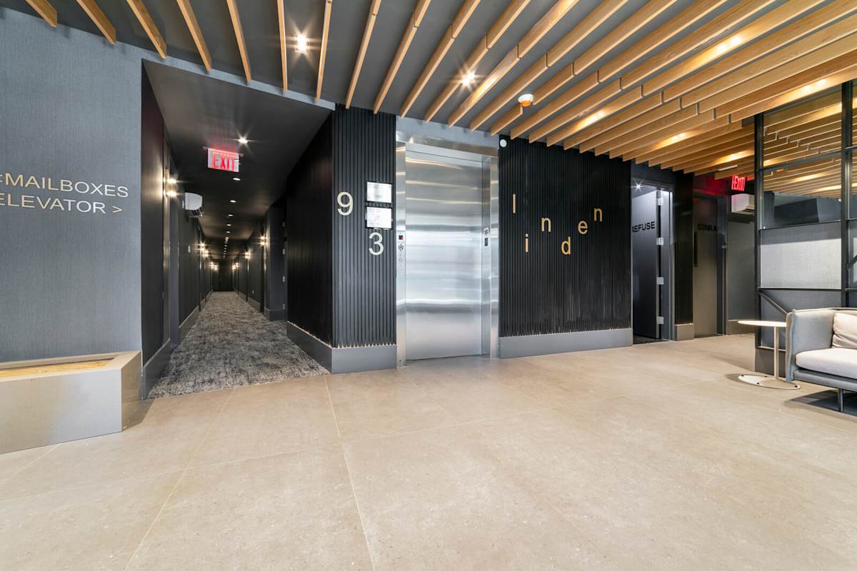 Listing photo 1 of 5