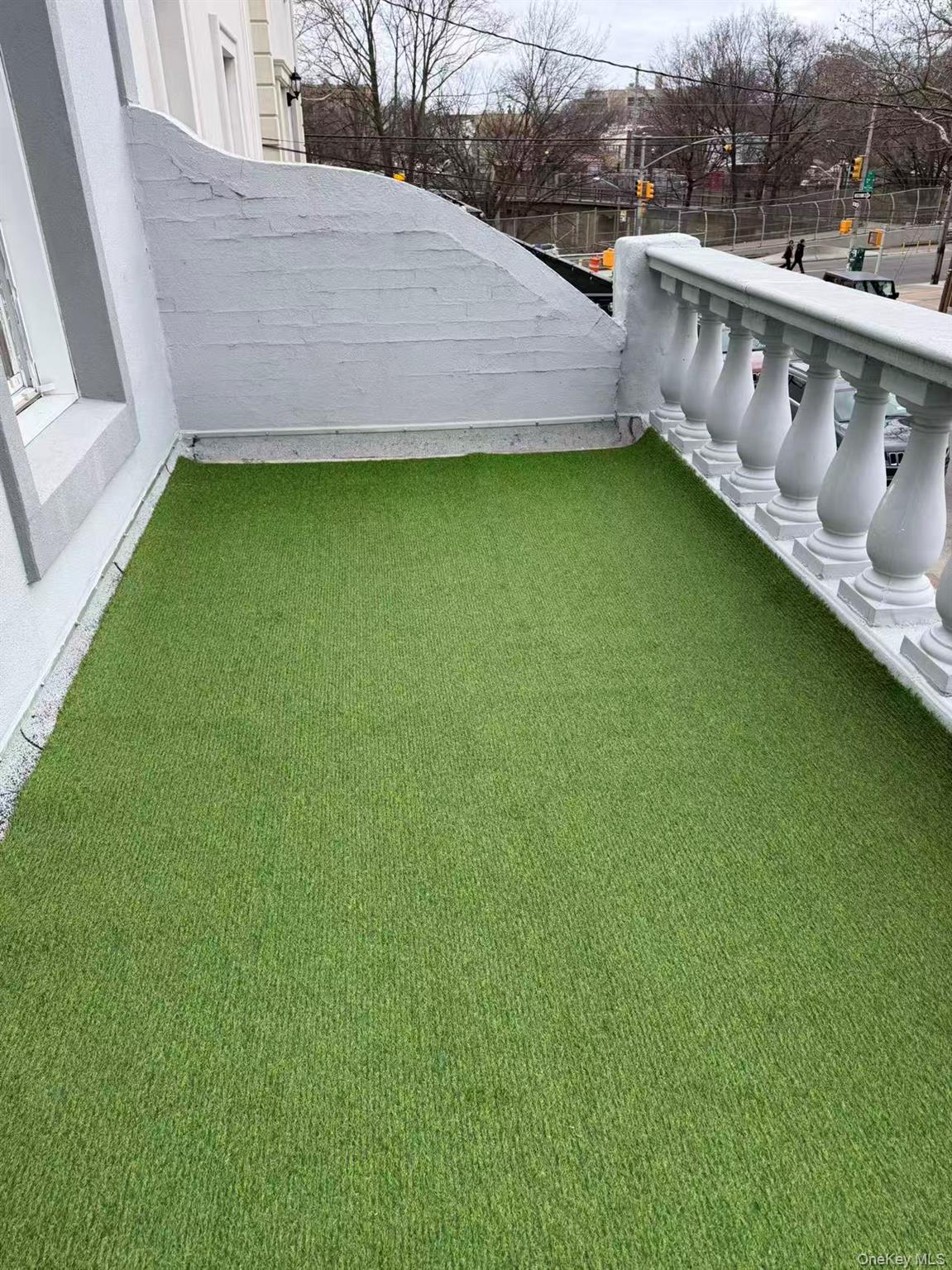 Listing photo 1 of 5