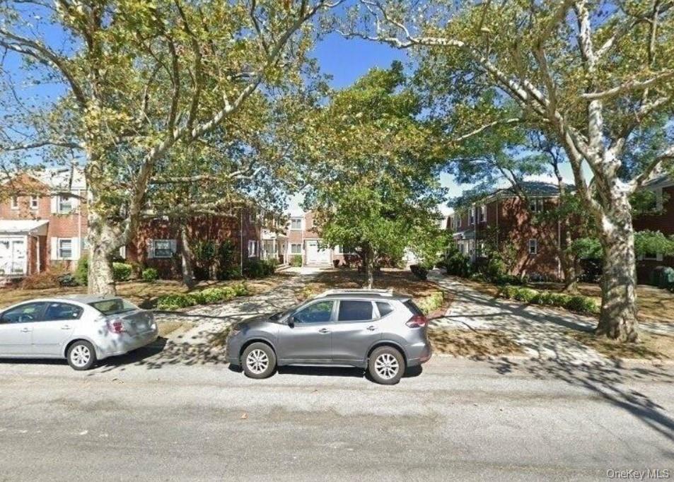 Listing photo 1 of 2